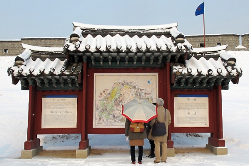 눈 오는 날 수원 화성의 풍경은 어떨까?_2