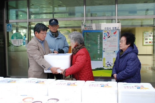 삼성전자서비스 후원물품 영통구에 전달 _2