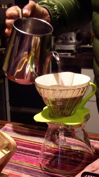 자기 꾀에 자기가 넘어간다  _2