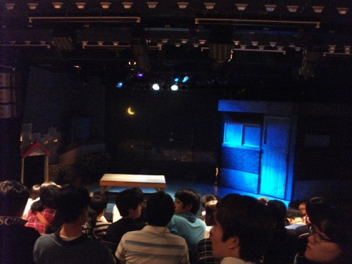 타향살이의 어려움을 함께 느끼다_2