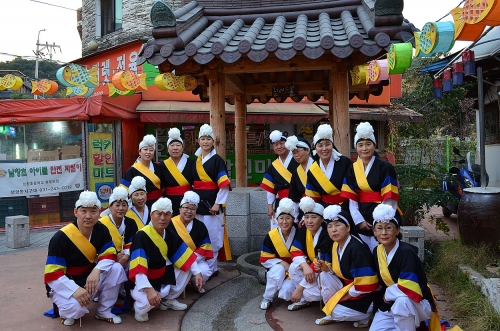 한데우물에서 길놀이 버드내풍물단