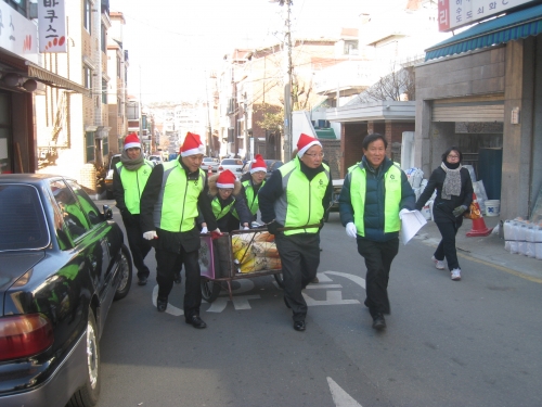 경기도시공사 우만1동 불우이웃에 경기미 전달_2