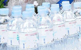 아깝게 버려지는 생수_1