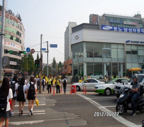 22일 '승용차 없는 날' 영통구 녹색안전 교통캠페인 실시_1
