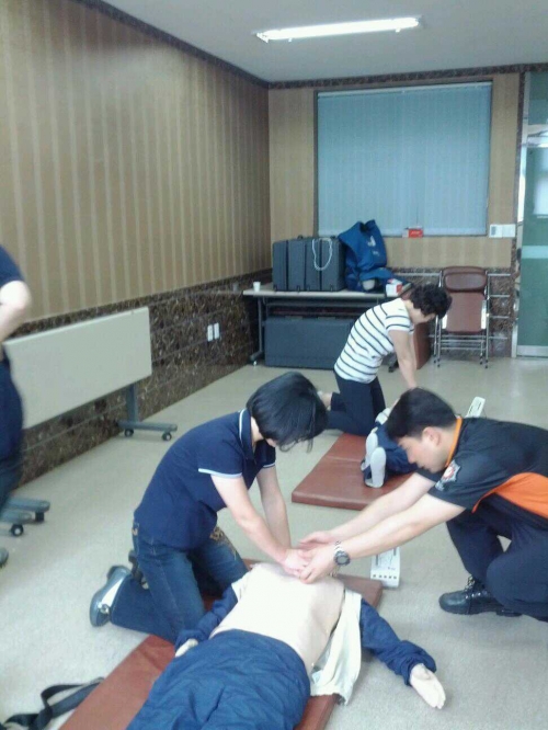 심폐소생술, 가슴압박이 먼저입니다_1