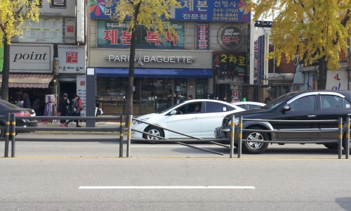 고장 난 중앙분리대 한 달째 방치됐는데_1