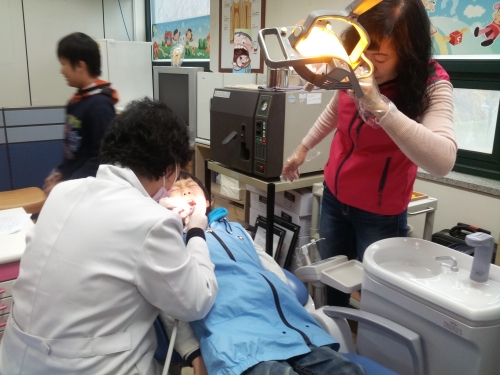 엄마, 아빠 어디가? 지역아동센터에 의료봉사하러!_1