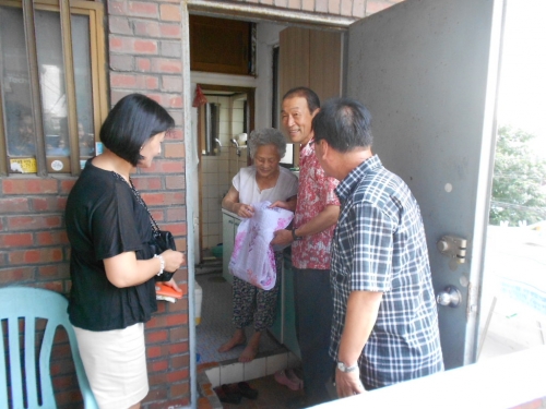 매산동 홀몸어르신을 위한 사랑의 이부자리 전달_1