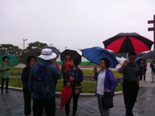 우리도 즐거운 도시 산책하러 왔습니다_1