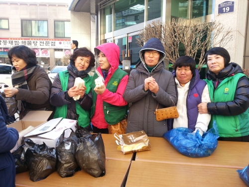 입북동 새마을부녀회 사랑의 떡 판매 _1