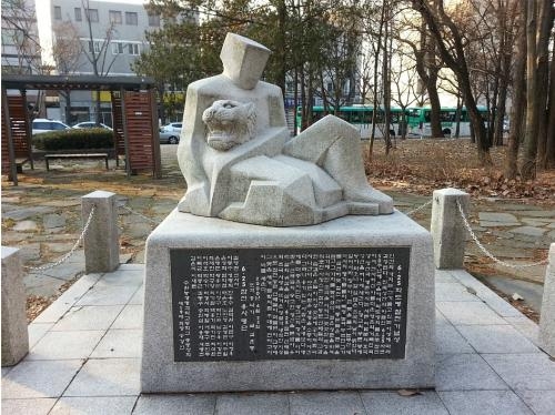 '수원 6.25 학도병 참전기념상' 있어요 _1