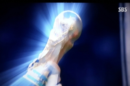 지구촌의 축제 월드컵은 ‘돈’전쟁_1