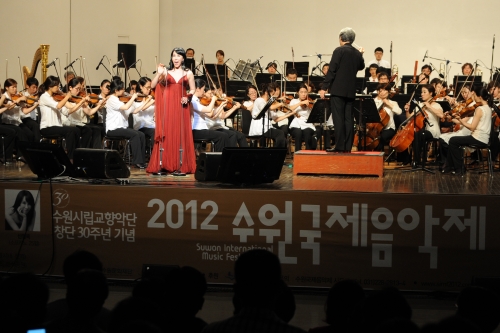 소프라노 신영옥 천상의 목소리가 야외음악당에 _1