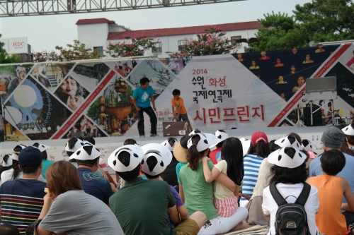 관객 북적..수원화성국제연극제 17일 폐막_1