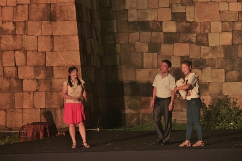 무대에 오른 결혼이주민과 노숙자들이 겪은 이야기_1