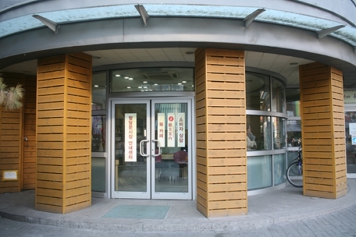 팔달문시장 안내센터에는 ‘북 카페’가 있어요_1