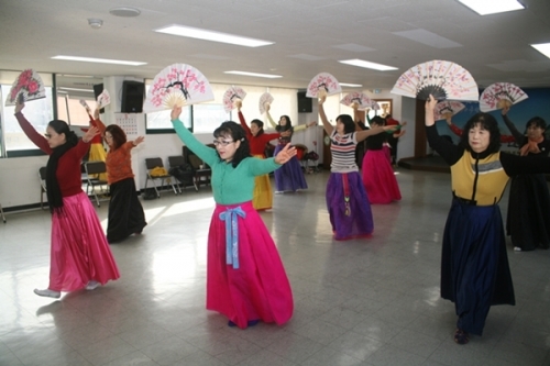 이 '끼' 많은 아줌마들, 도대체 어쩔 것이여?_1