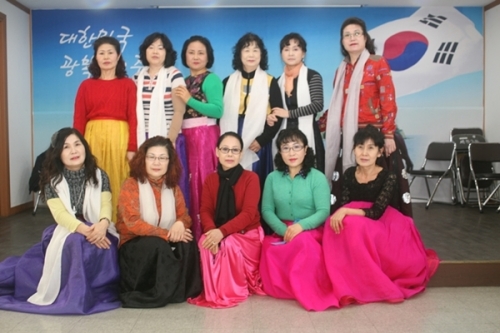 이 '끼' 많은 아줌마들, 도대체 어쩔 것이여?_4