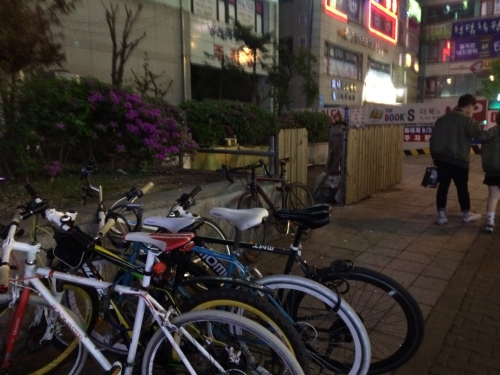 교복 입고 당당히 흡연하는 아이들..실태는?_3