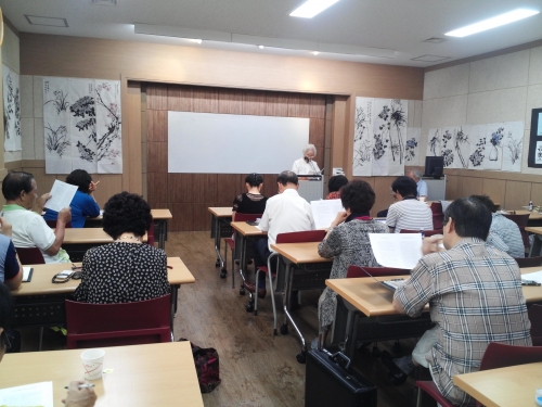 중앙도서관 ‘어르신 행복한 글쓰기교실’ 여름방학!_1