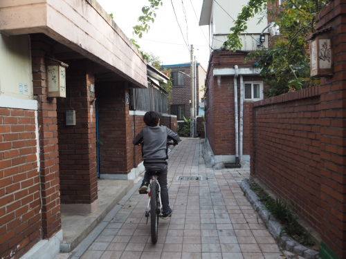 행궁동에서 자전거타기 엄마 다음 주에 또 와요 _1