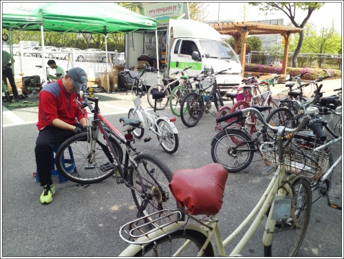 반갑다! ‘찾아가는 자전거 이동 수리 센터’ _1