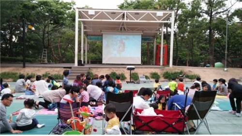 매탄1동 오순도순 별밤 가족영화 상영_1