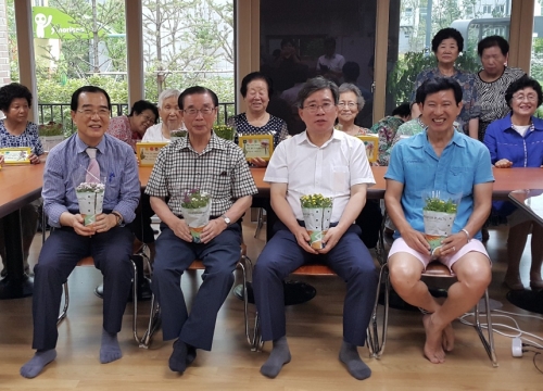 권선구 실버의 건강은 원예치료가 책임진다_4