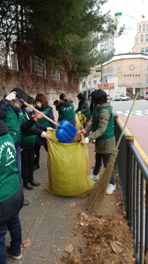 태장동 '하나님의 교회' 환경정화 동참_2