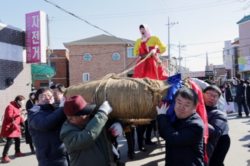 '마을의 안녕과 풍년 기원' 고색민속줄다리기 개최 _2