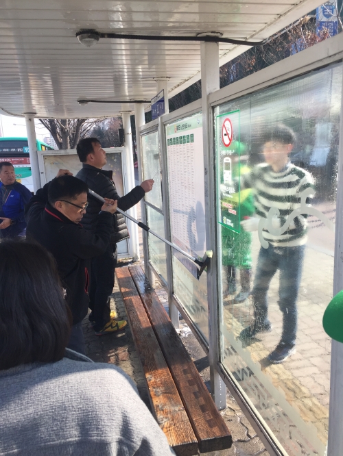 곡선동, 버스정류장  물청소 _1