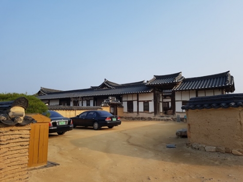 안동 하회마을 풍산류씨 대종택 '양진당'