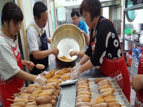 간식 만드는 평동 새마을부녀회원들