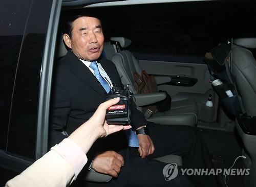 검찰 '쌀 불법기부 혐의' 김진표 의원 불구속 기소_1