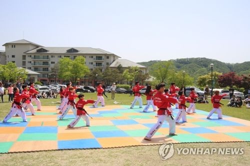 오크밸리, 어린이날 '번개맨'·'뚜앙' 합동공연_1