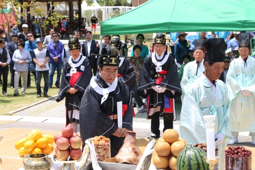 "세종대왕 납시오"…제11회 초정약수 축제 개막_1