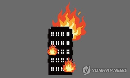 수원 17층짜리 오피스텔서 불…주민 200여명 대피(종합)_1